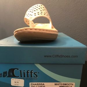 Cliffs Sandals Size 8 1/2